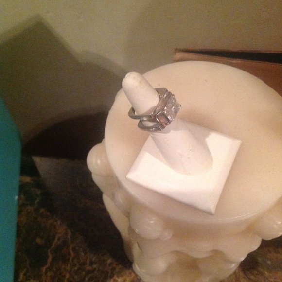 New sterling ring - Picture 2 of 2
